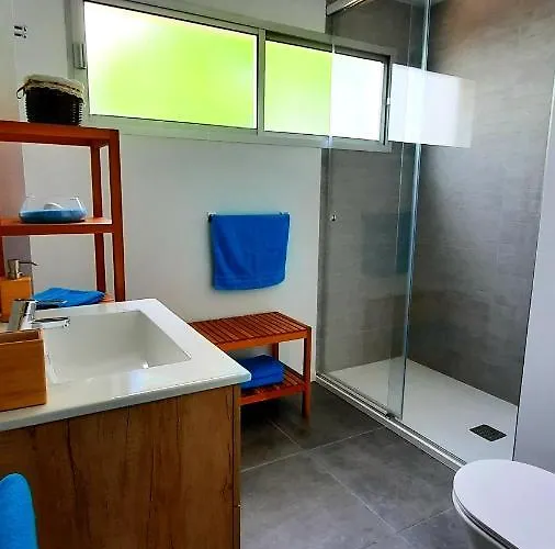 Apartment Piso Centrico, Amplio, Luminoso Y Familiar, Con Garaje Segun Disponibilidad