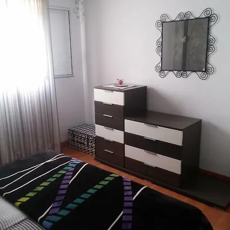 Piso Céntrico, Amplio, Luminoso Y Familiar Con Garaje. Appartement *