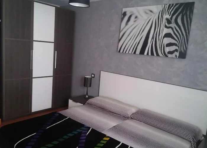 Piso Centrico, Amplio, Luminoso Y Familiar, Con Garaje Segun Disponibilidad Apartamento *